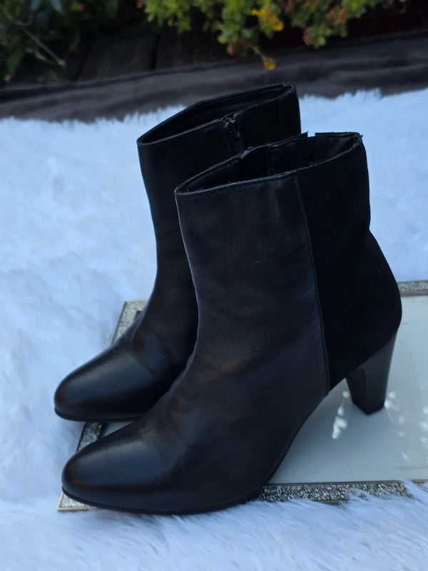 Soleflex leather ankle boots size 7