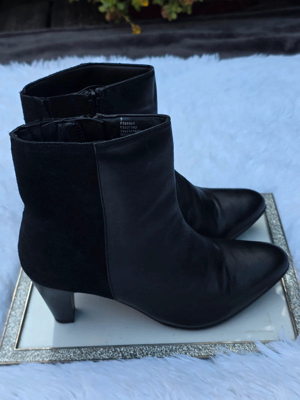 Soleflex leather ankle boots size 7