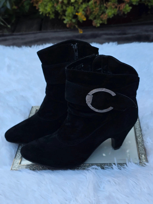 LGM ankle boots size 8