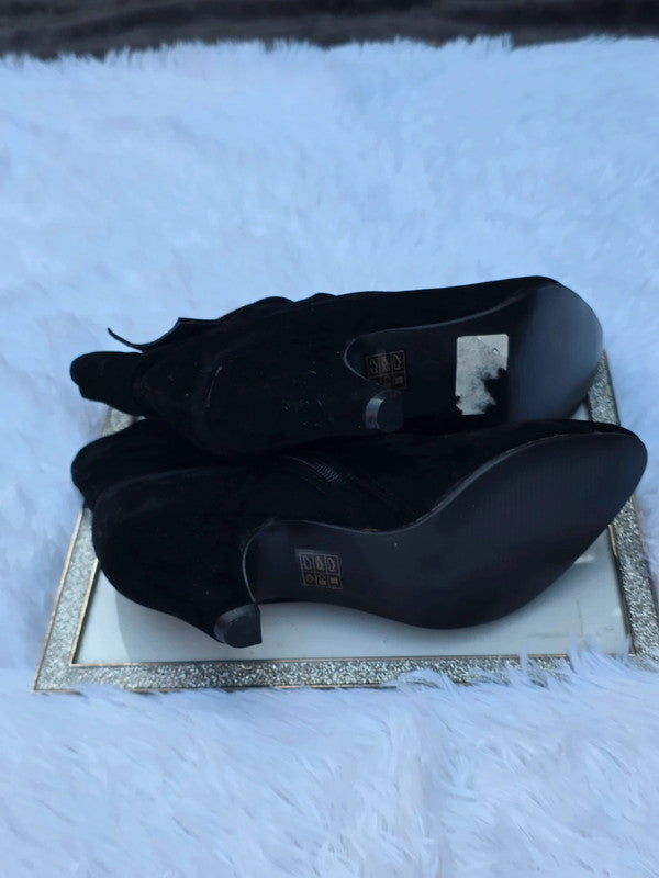 LGM ankle boots size 8