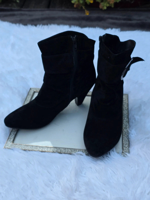 LGM ankle boots size 8