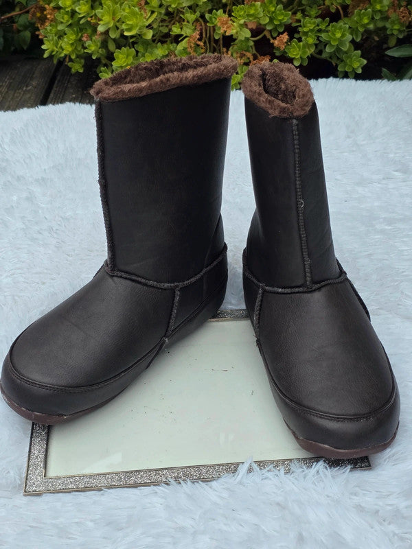 Winter mid-calf boots size 8.5