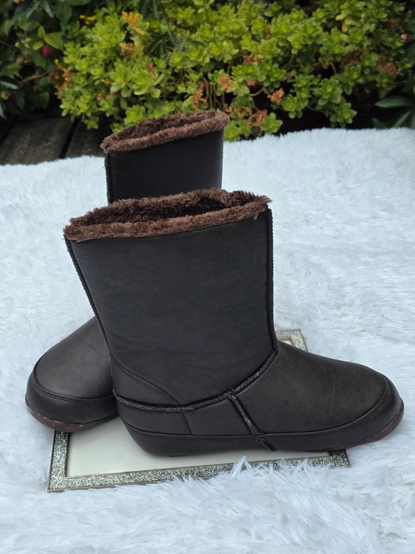 Winter mid-calf boots size 8.5