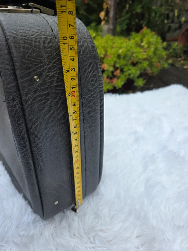 Vintage Leather overnight travel bag.
