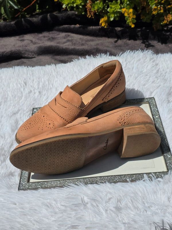 Clarks leather loafers ( sorry No Refund/ Return) size 8