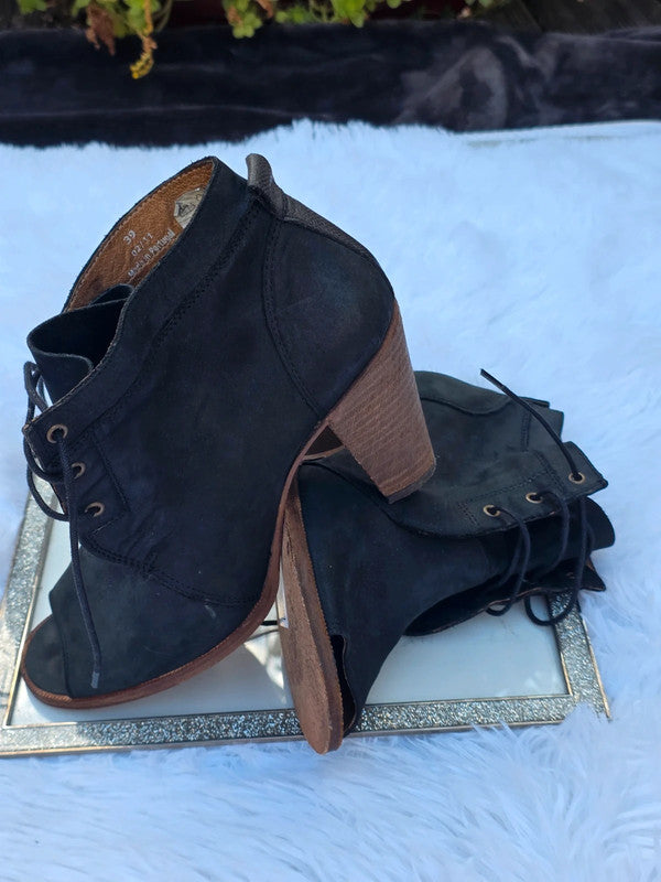 Hudson open toe leather ankle boots size 8