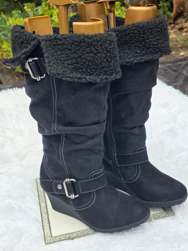 Finish The Look knee High boots size 7