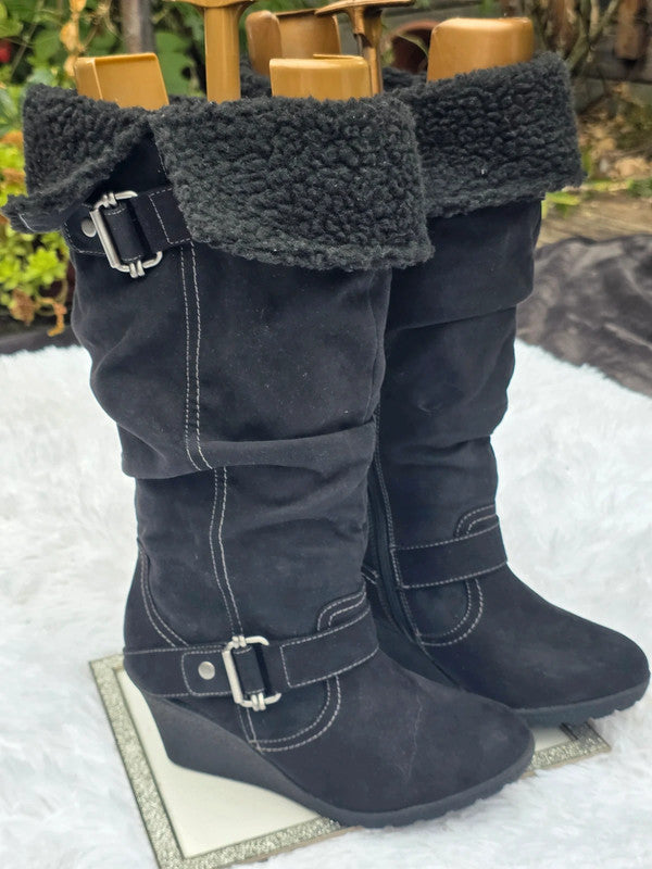 Finish The Look knee High boots size 7