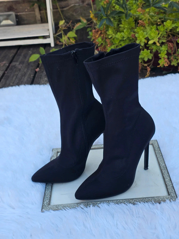 Truffle Ankle boots size 5