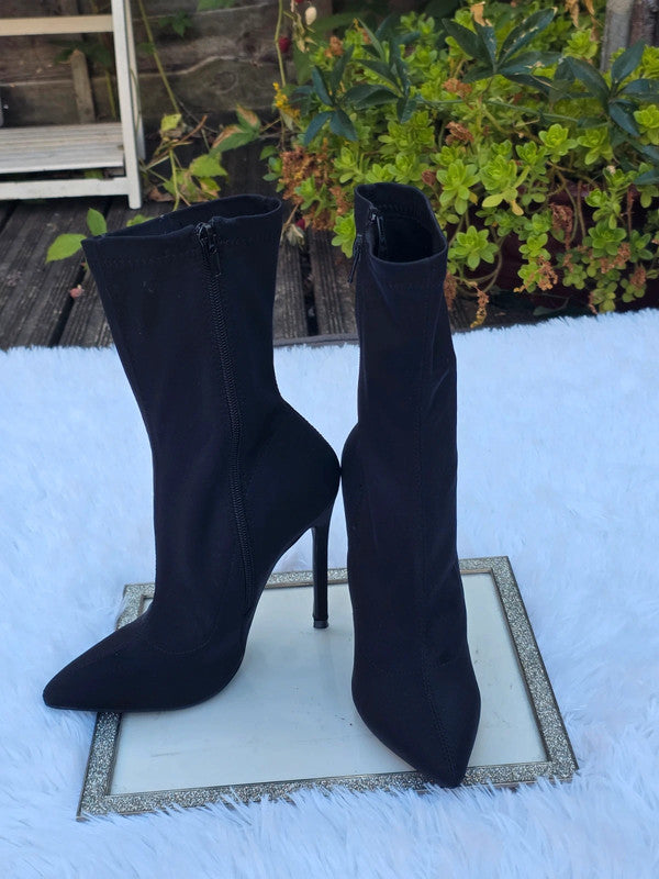 Truffle Ankle boots size 5