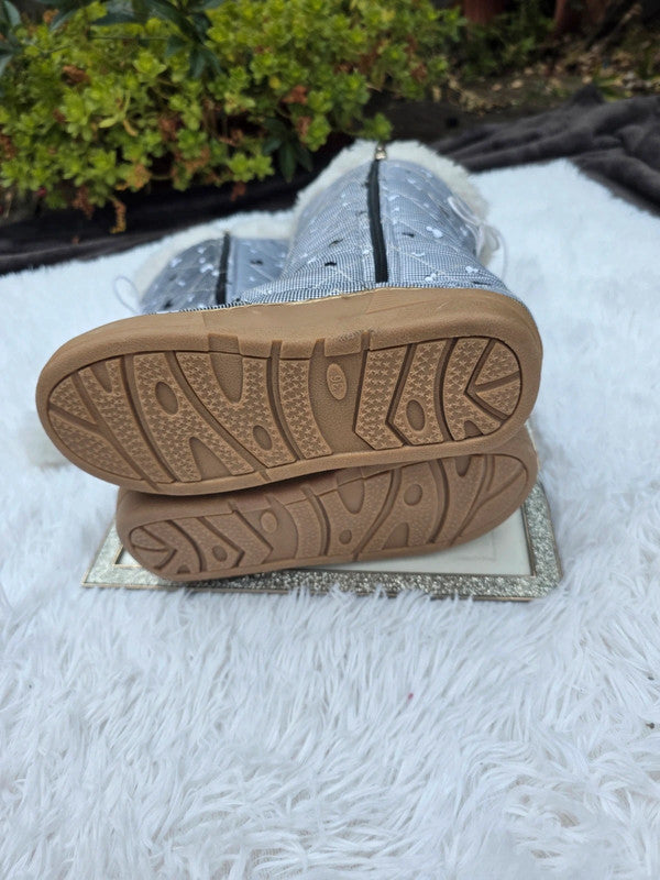 LDS Ugg Boot size 5.5