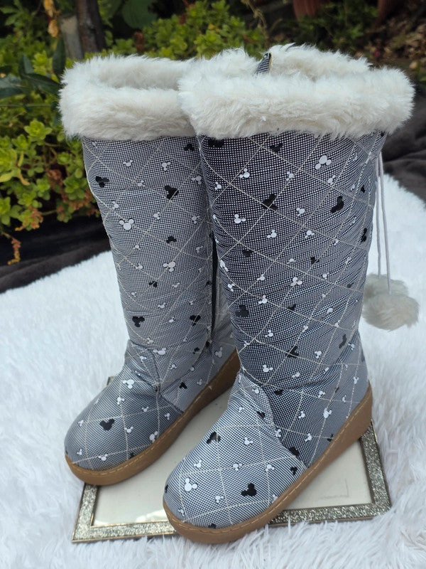 LDS Ugg Boot size 5.5