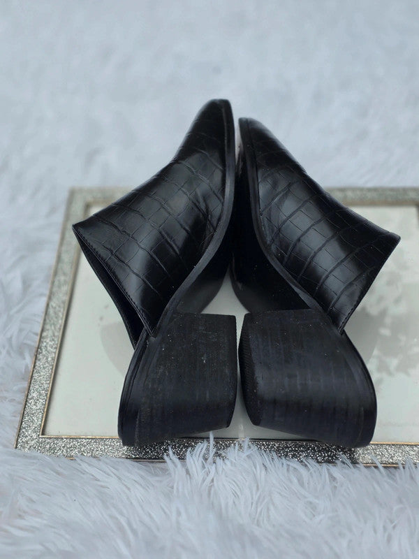 Bellucci mules size 6