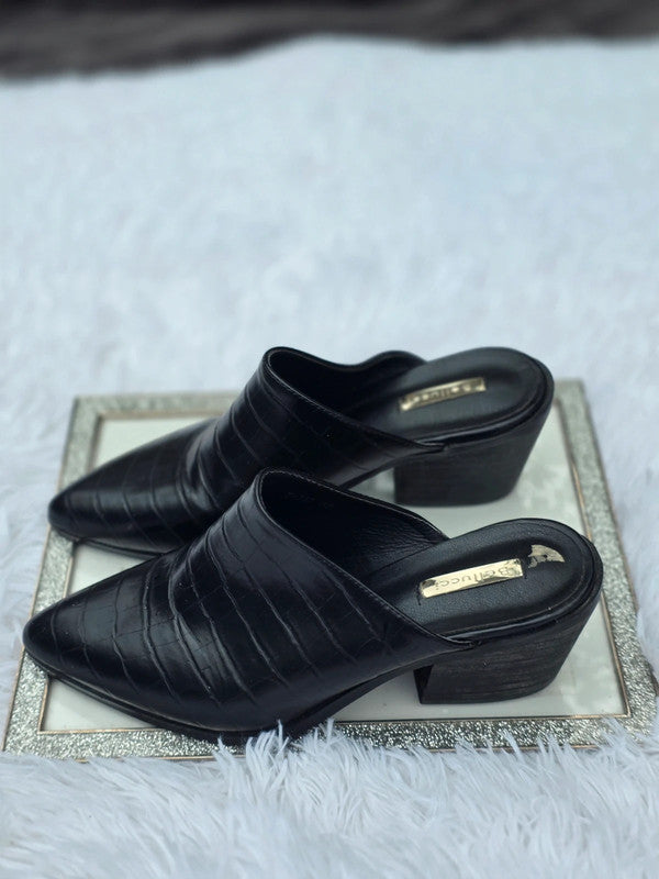 Bellucci mules size 6