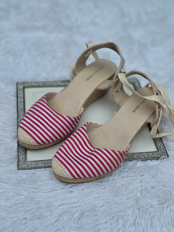Heavenly soles espadrille wedges size 9