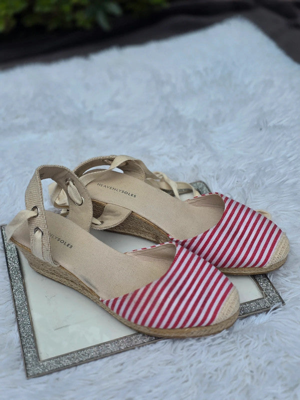 Heavenly soles espadrille wedges size 9