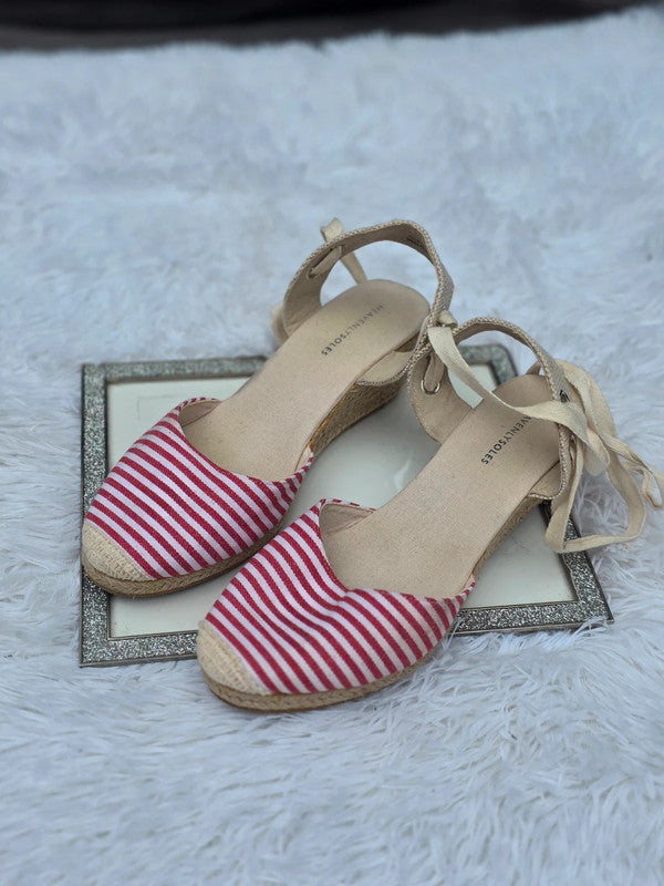 Heavenly soles espadrille wedges size 9