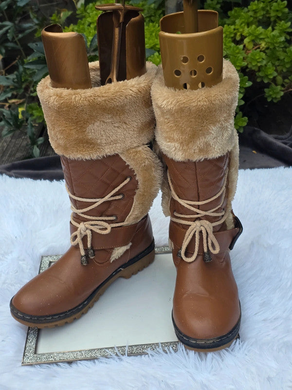 Ella snow boots size 7