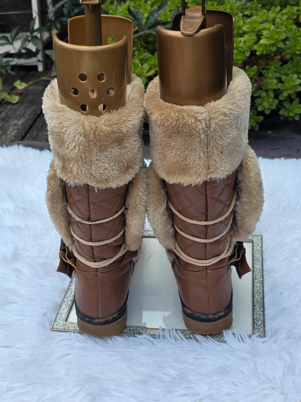 Ella snow boots size 7