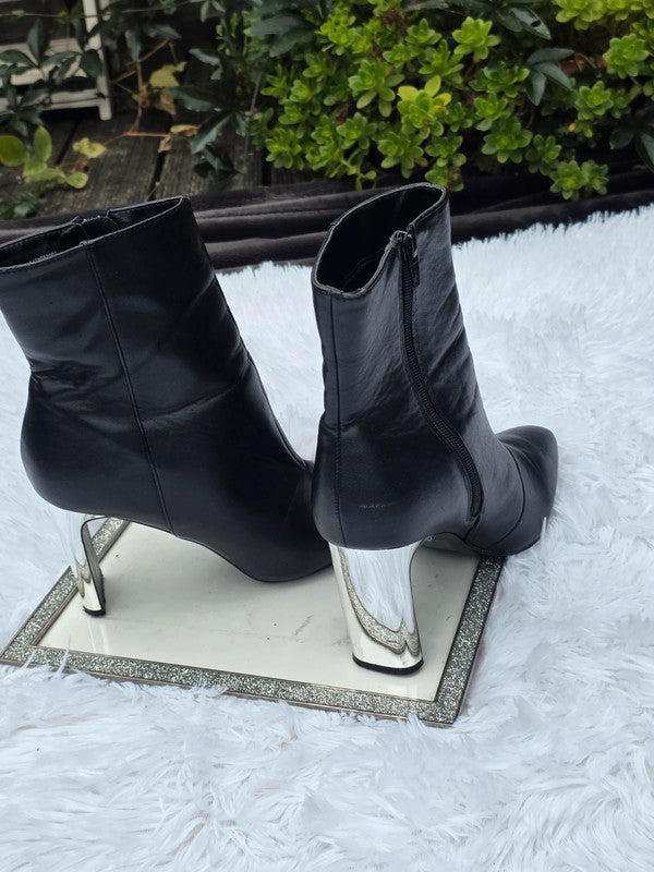 Faith black ankle boots size 8