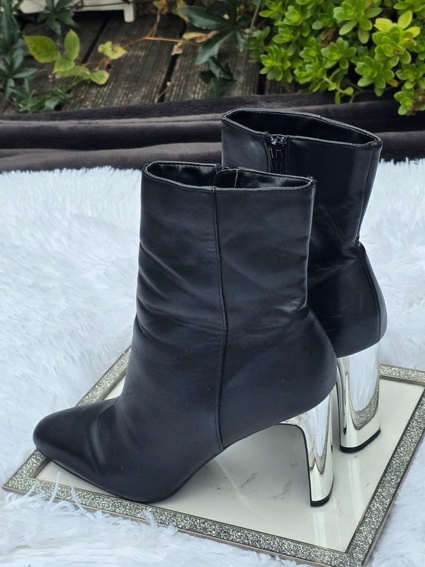 Faith black ankle boots size 8