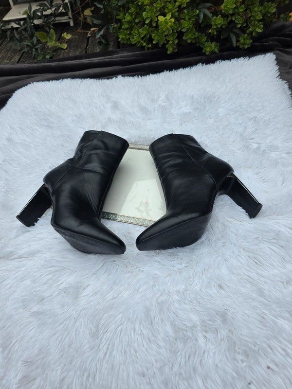 Faith black ankle boots size 8