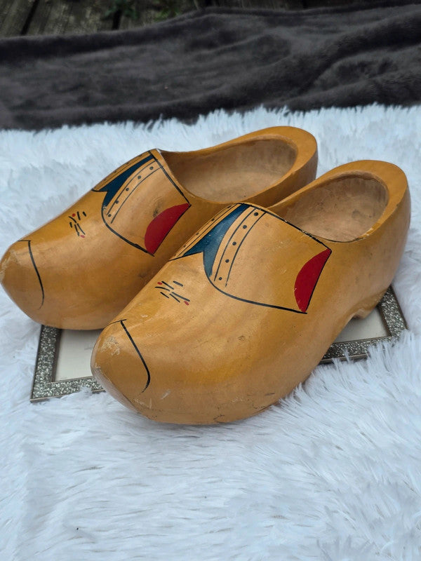 Vintage wooden shoes from Holland Signed size 5