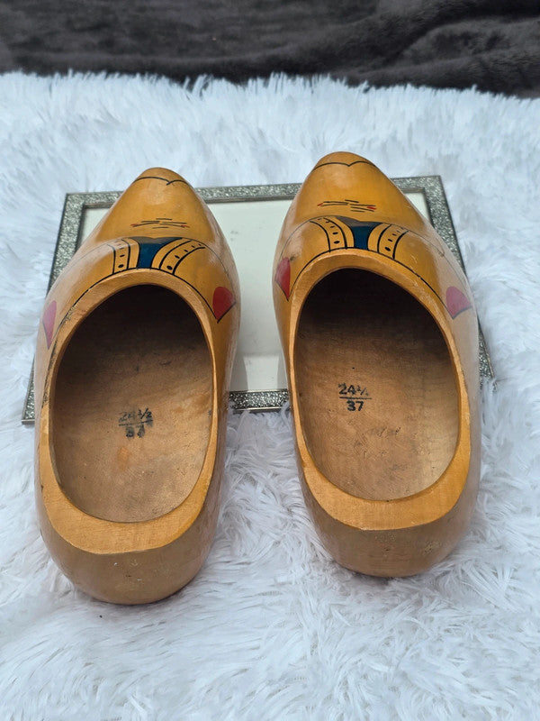 Vintage wooden shoes from Holland Signed size 5