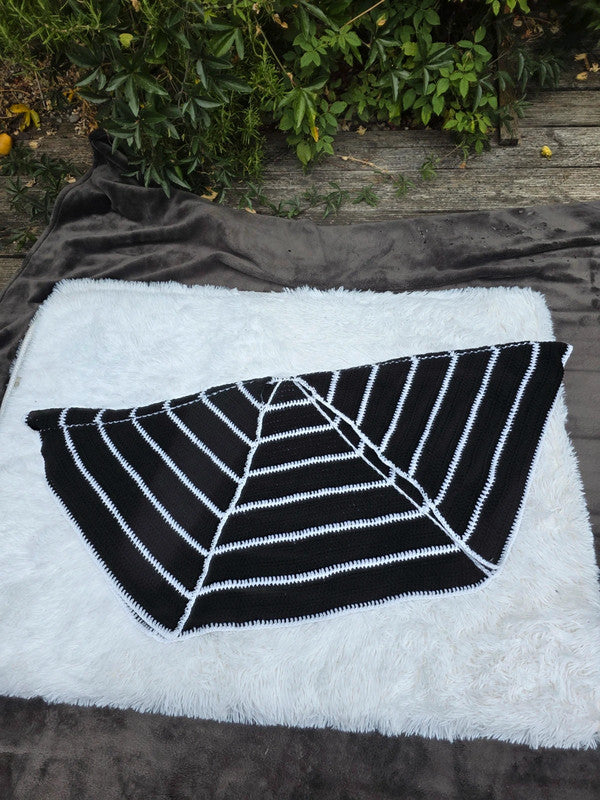 Crochet Vintage spider website design poncho