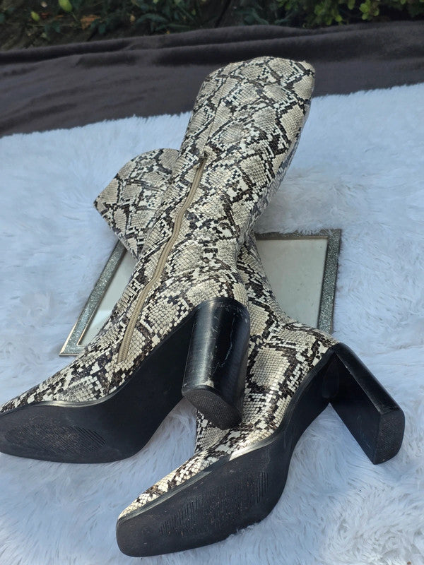 Gorgeous designed PLT boots size 8