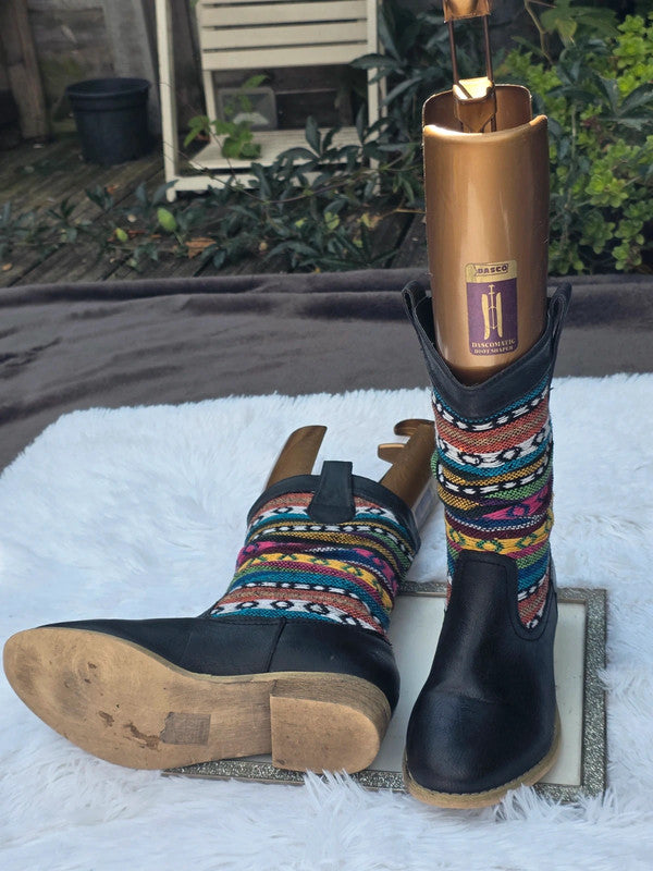 Cowboy design ankle boots size 7