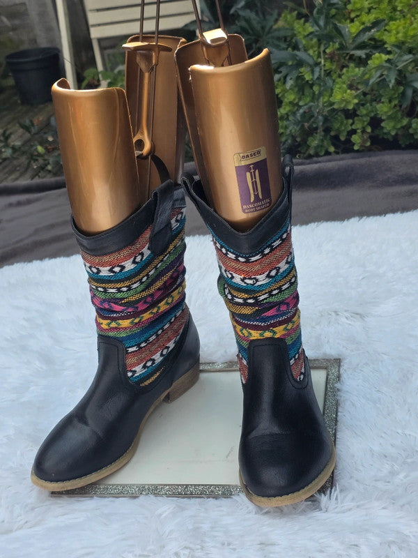 Cowboy design ankle boots size 7