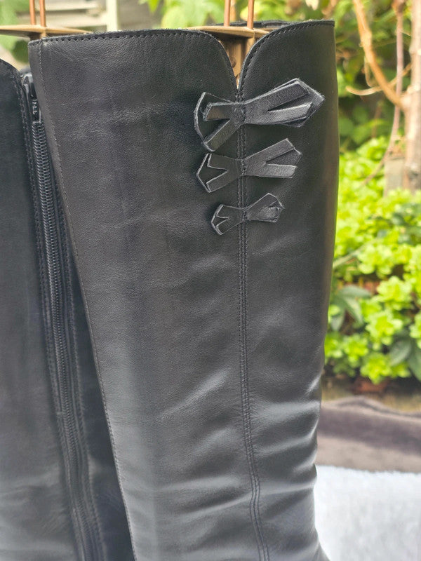 A Faith bowed design vintage style leather knee-high boots size 9