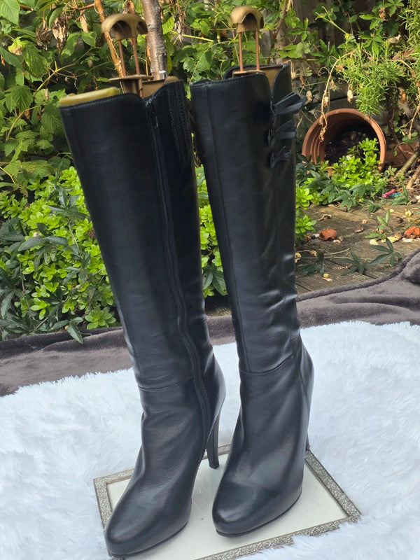 A Faith bowed design vintage style leather knee-high boots size 9