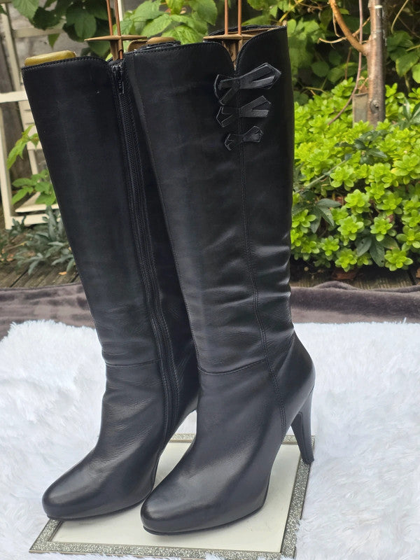 A Faith bowed design vintage style leather knee-high boots size 9