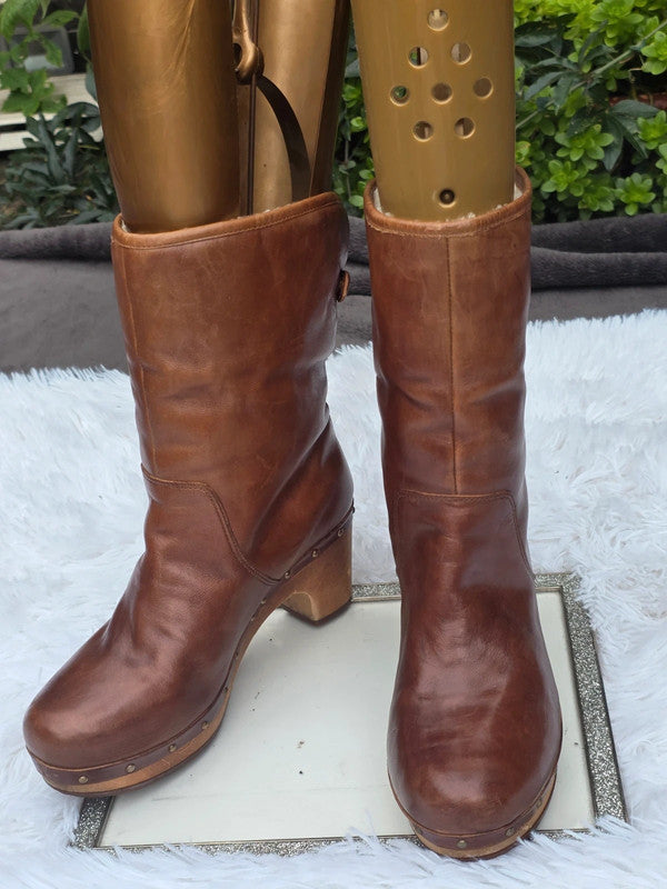 Ugg Australia clog leather boot size 7.5