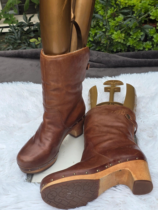 Ugg Australia clog leather boot size 7.5