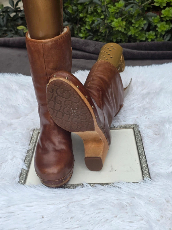 Ugg Australia clog leather boot size 7.5