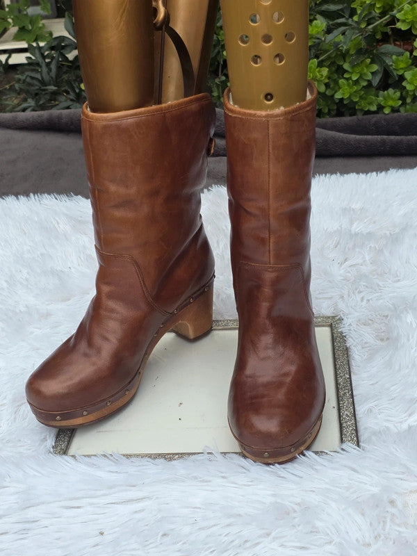 Ugg Australia clog leather boot size 7.5