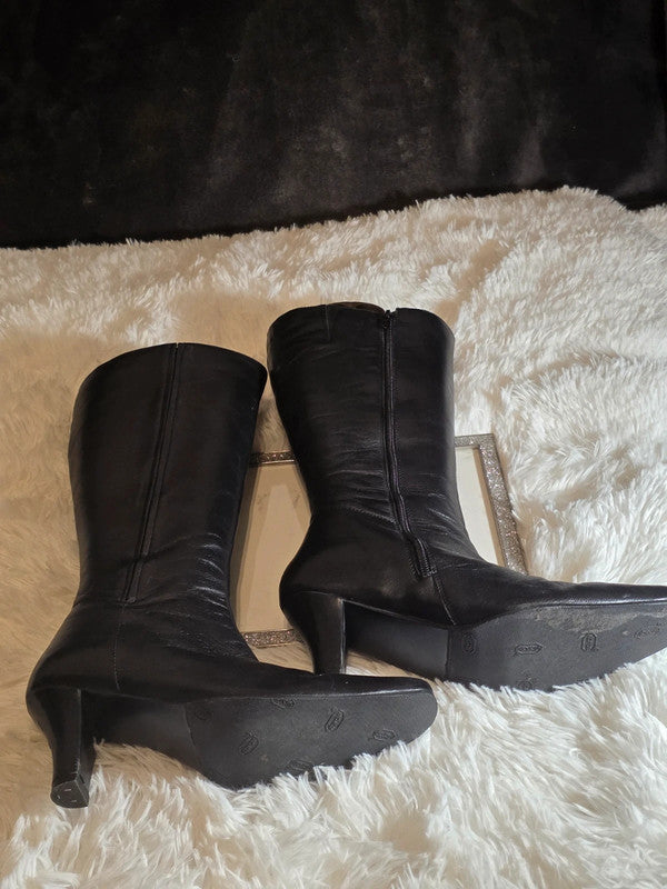 A Wallis knee high leather boots size 7