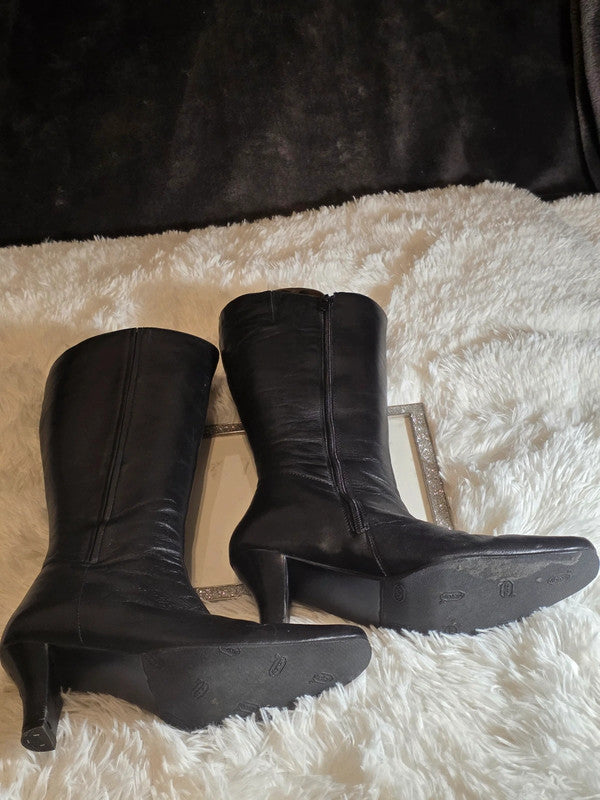 A Wallis knee high leather boots size 7