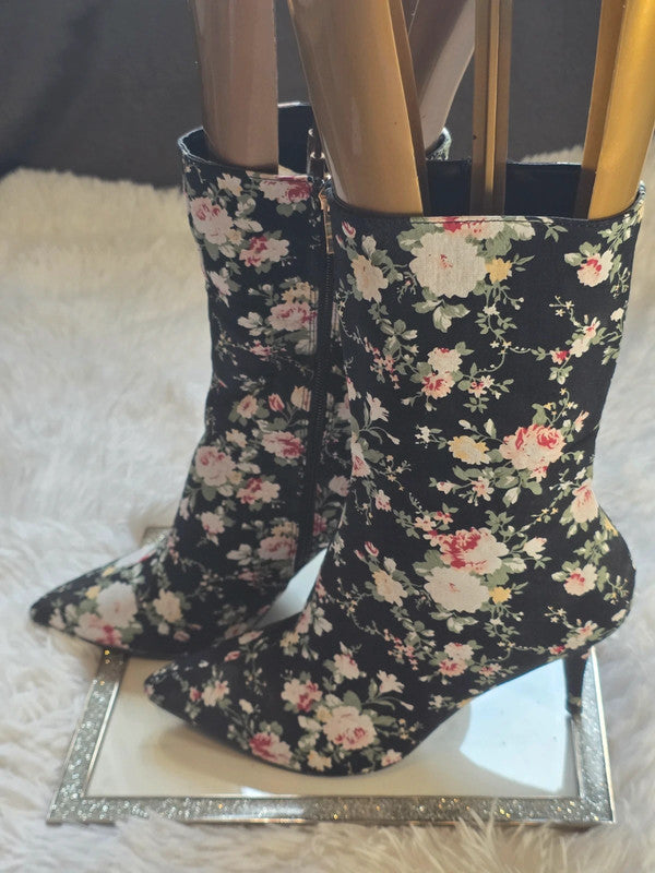 Day vine floral ankle boots size 8