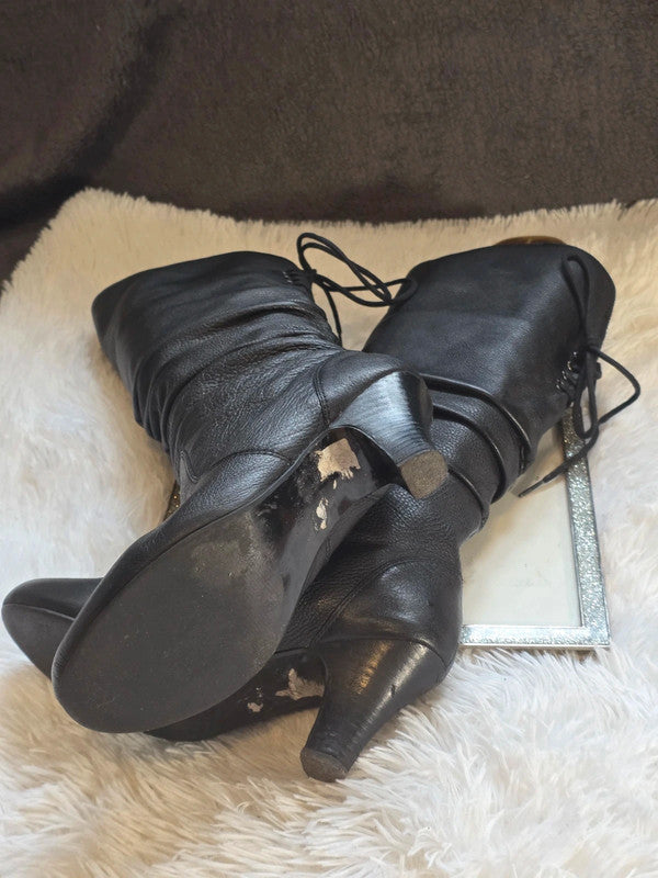 A Vintage Leather boots size 8