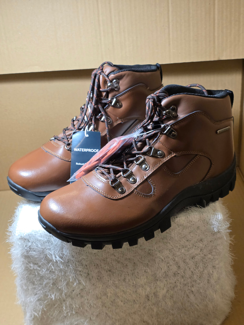 A Cotton Traders Men's Waterproof Walk Boots, uk size 10. New never worn.