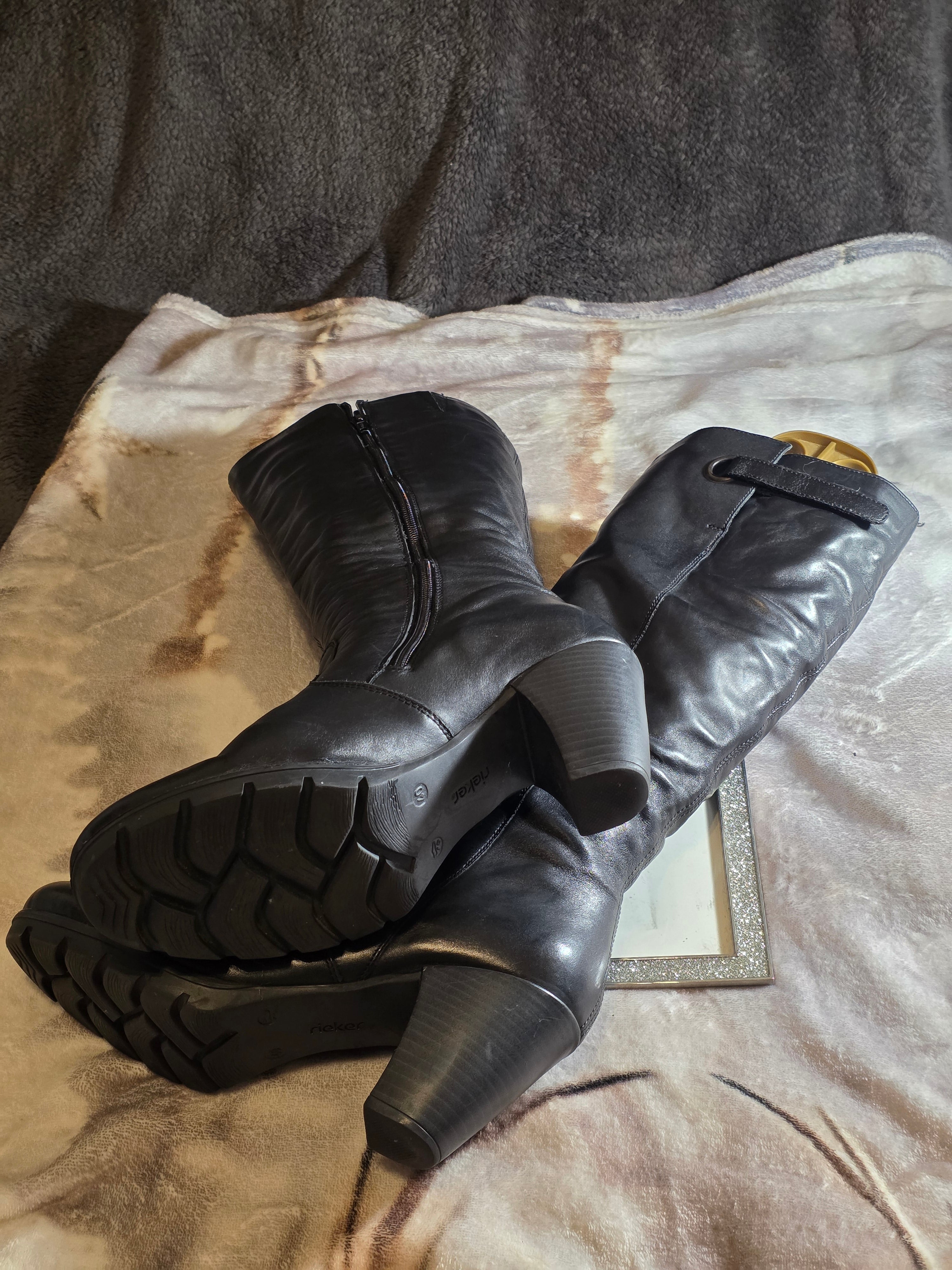 A Rieker Leather Knee-High Boots size 6.5