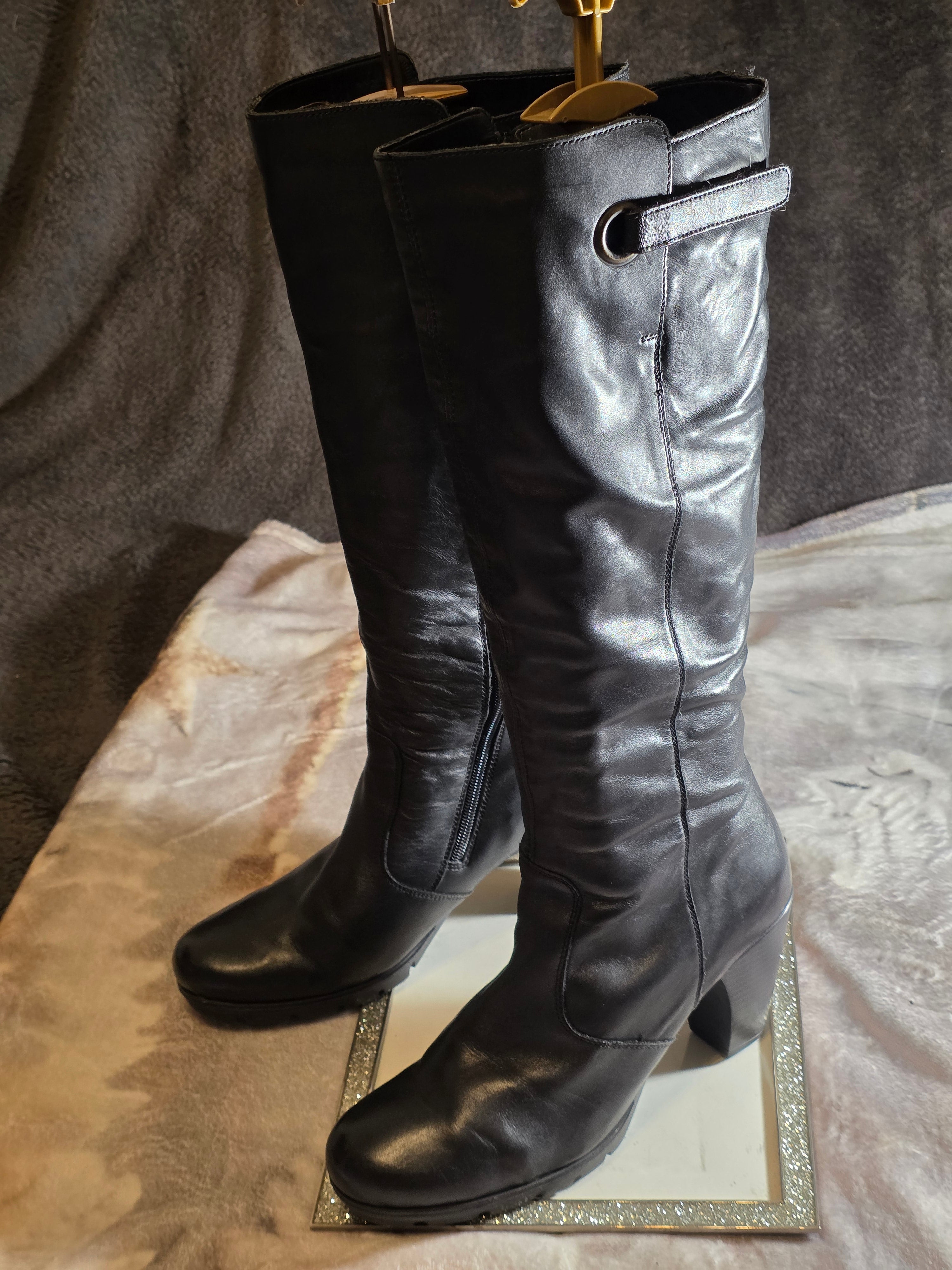 A Rieker Leather Knee-High Boots size 6.5