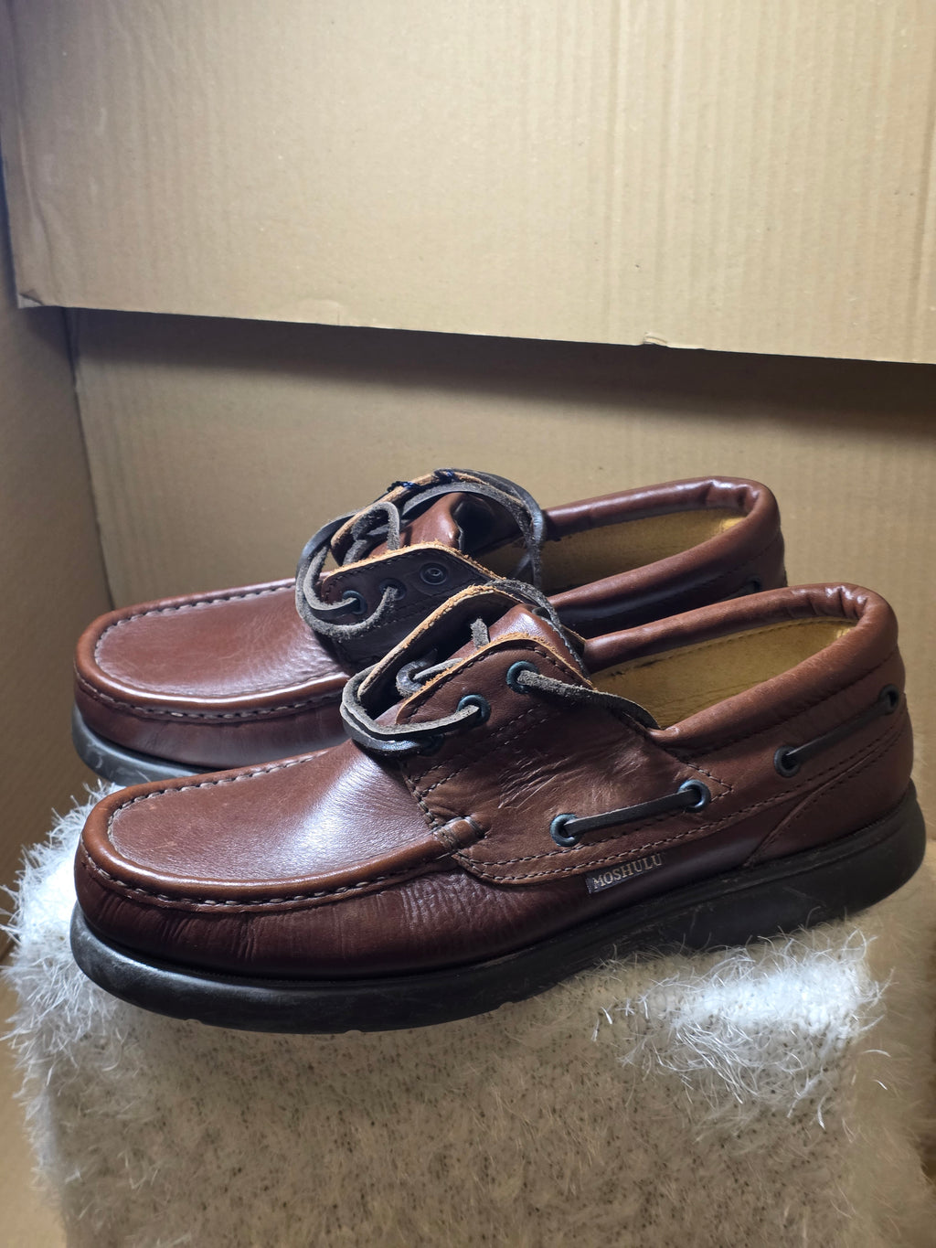 A Moshulu Classic Mens Boat leather Shoes, new never worn. Uk size 9