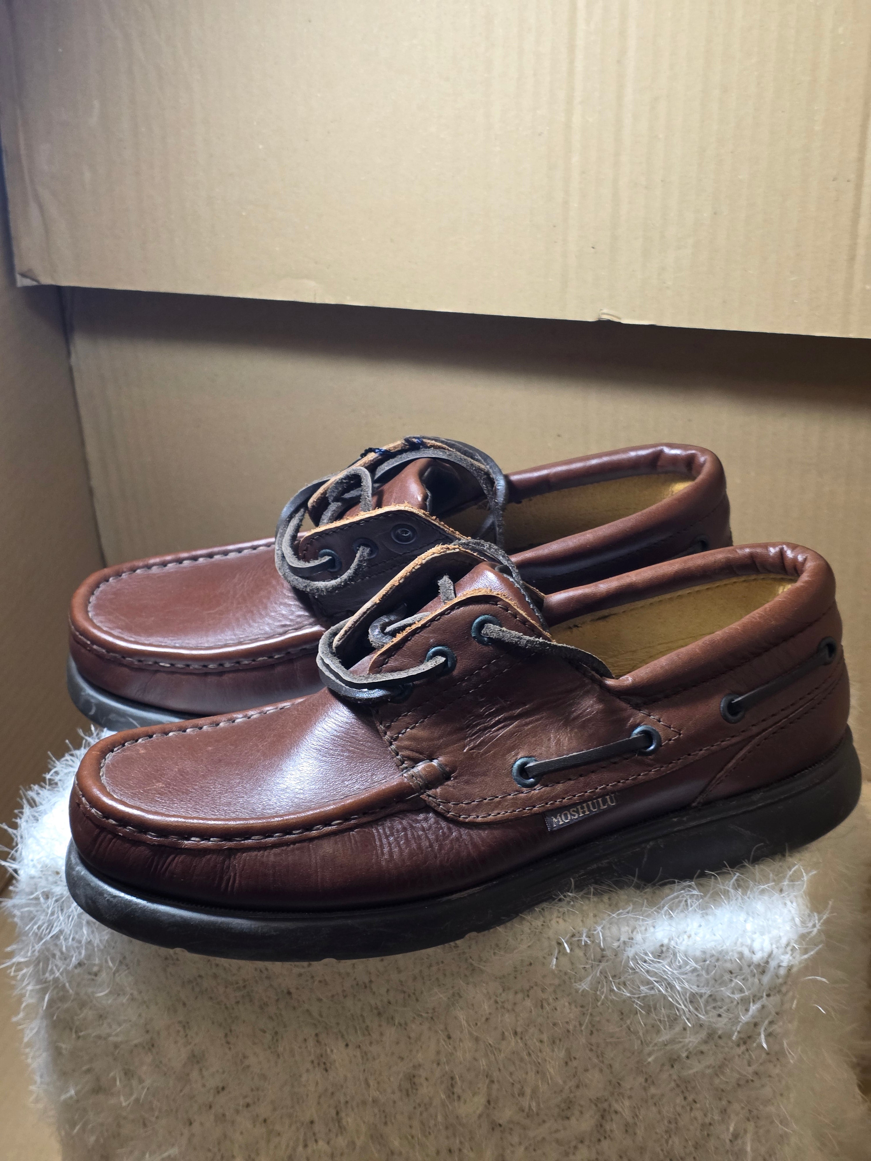 A Moshulu Classic Mens Boat leather Shoes, new never worn. Uk size 9