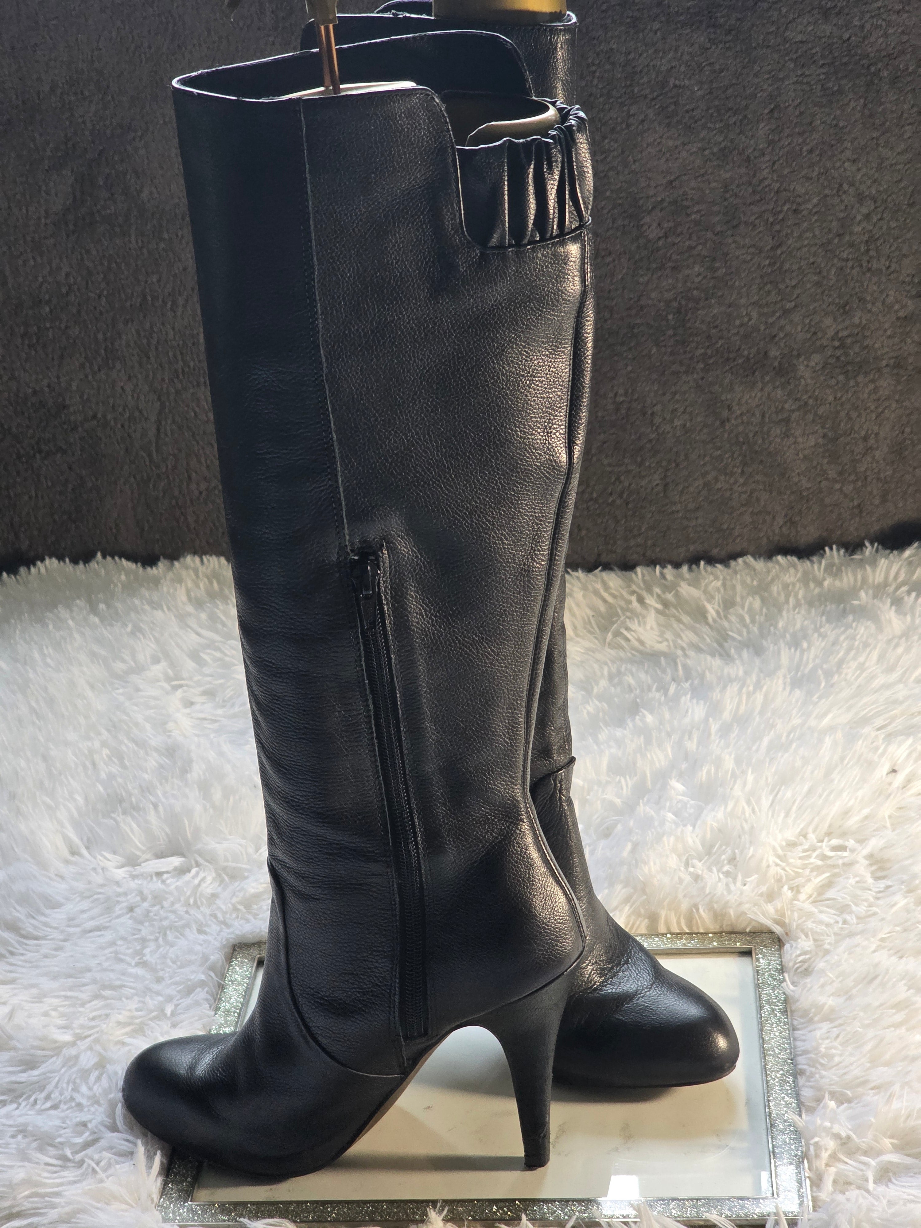 A Zara Knee High Leather Knee-High Boots size 4