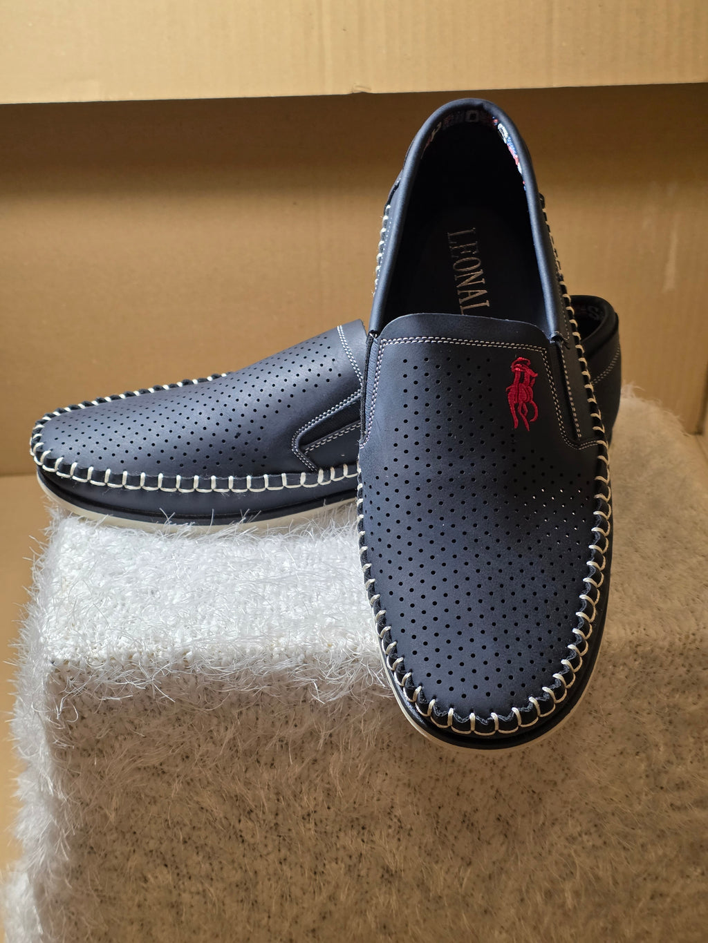 A Leonal mens loafer shoes uk size 8. New never worn